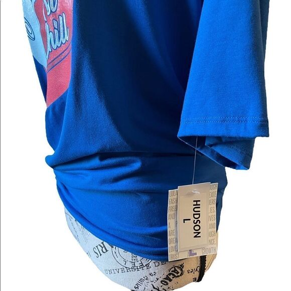 LuLaRoe Women’s Large Hudson Short Sleeved Tee “Just Chill” Casual Streetwear - Picture 4 of 13